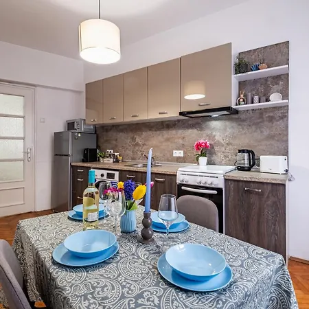 Lovely Art - Victory Apartment *